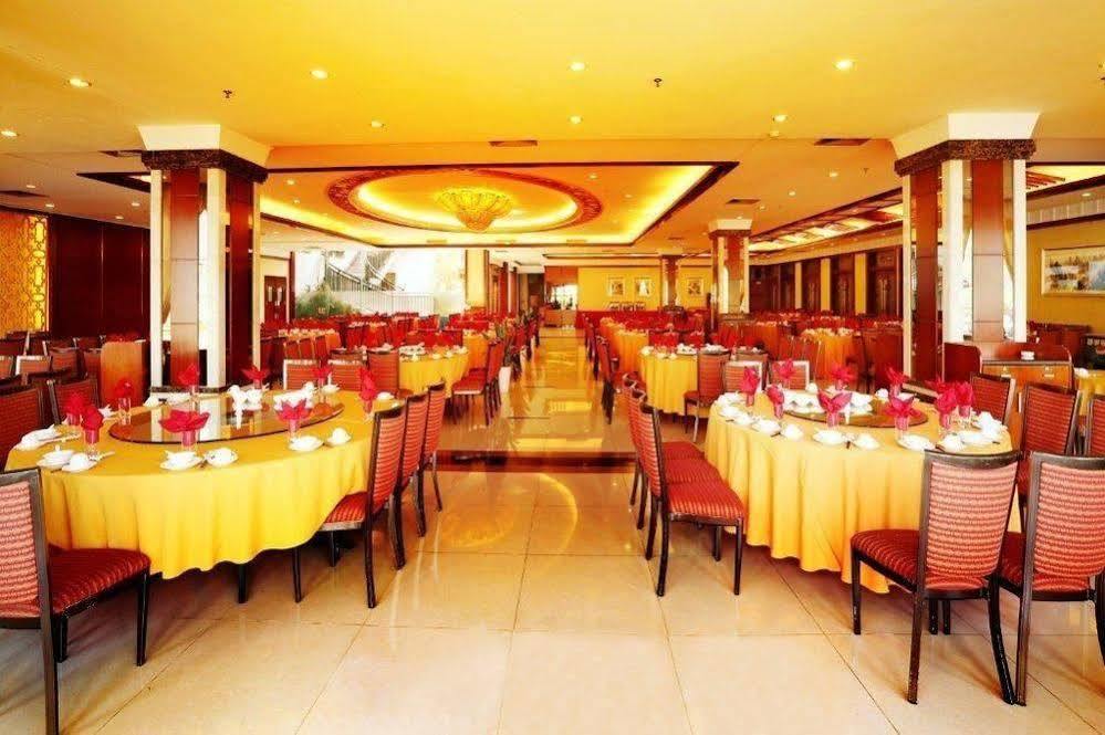 Green Lotus Hotel River View Yangshuo Bagian luar foto